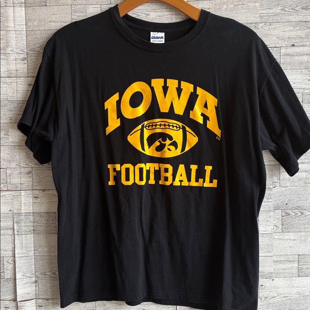 Iowa Hawkeyes Shirt black men’s large Football Graphic Tee Vintage‎